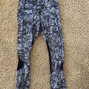 LULULEMON CROPPED LEGGINGS